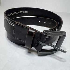 Fossil Dark Brown Leather Men's Belt Gunmetal Color Buckle Contrasting Stitching